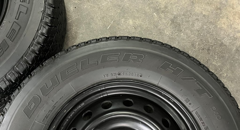 ล้อกระทะ 5รู114 Toyota ขอบ 16 สีดำ แถมยาง 205R16 Bridgestone ปลายปี 18