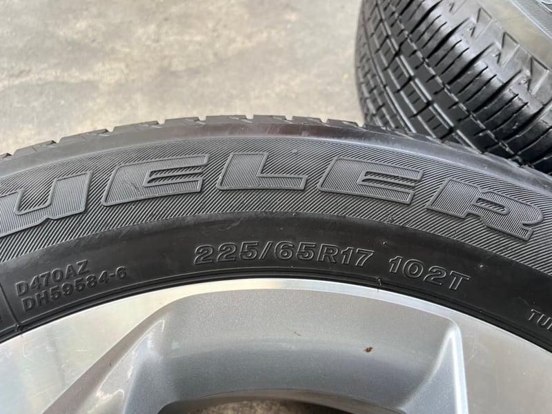ล้อแม็ก 5รู114 Honda ขอบ 17 สีบอร์นหน้าเงา แถมยาง 225-65-17 Bridgestone