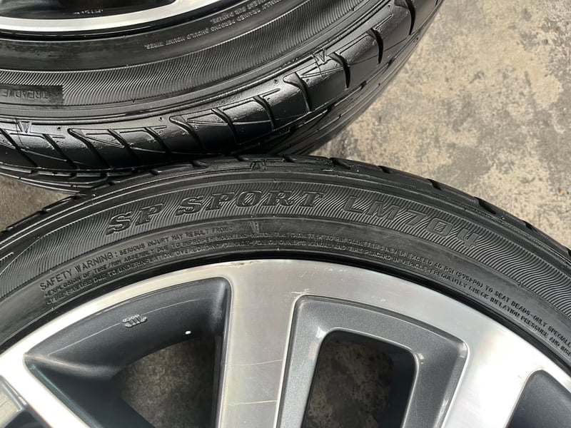 ล้อแม็ก 6รู139 Toyota ขอบ 18 เทาหน้าเงา แถมยาง 225-45-18 Dunlop ปี 20 ใส่กับ รถตู้ Commuter 6รู139 ได้เลย