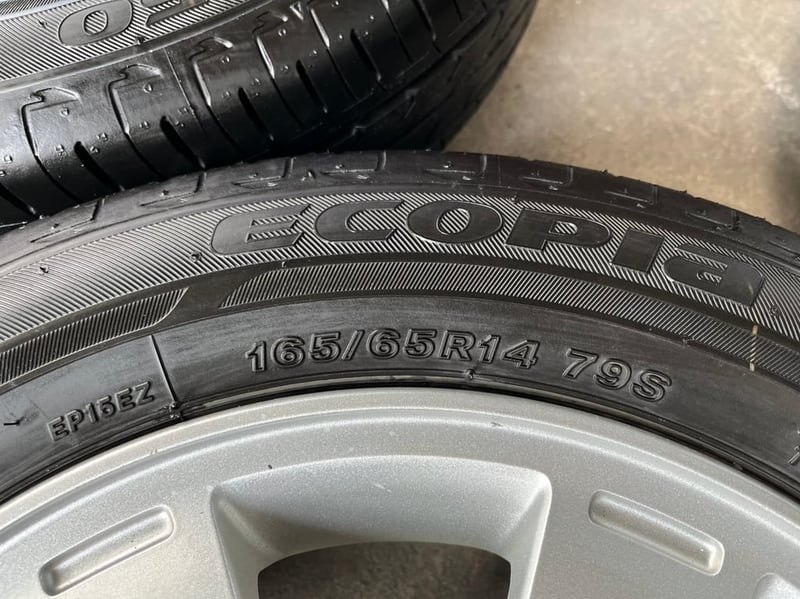 ล้อแม็ก Mitsu Mirage ขอบ 14 พร้อมยาง 165-65-14 Bridgestone ปี 24 ล้อแม็ก Mitsu Mirage ขอบ 14 พร้อมยาง 165-65-14 Bridgestone ปี 24