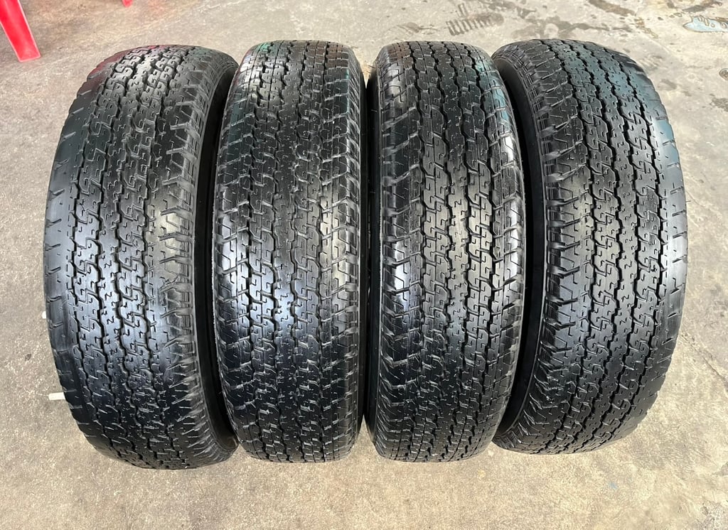 ล้อแม็ก 5รู114 Mitsu Triton ขอบ 16 แถมยาง 205R16 Bridgestone ปี 19