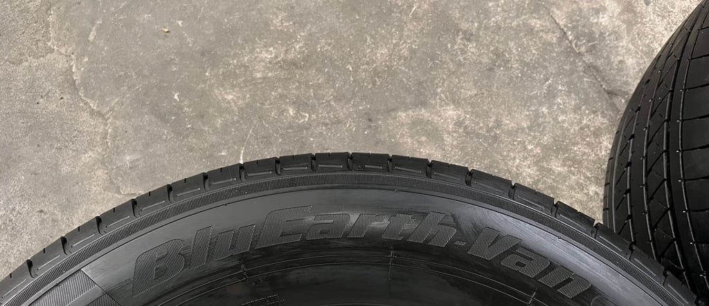 ล้อแม็กป้ายแดง Toyota Revo ขอบ 16 พร้อมยาง 235-65-16 Yokohama ปลายปี 24