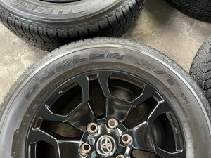 ล้อแม็กป้ายแดง Toyota Land Cruiser FJ รุ่นใหม่ล่าสุด ขอบ 18 พร้อมยางป้ายแดง 265-60-18 Bridgestone ปี 26 ล้อแม็กป้ายแดง Toyota Land Cruiser FJ รุ่นใหม่ล่าสุด ขอบ 18 พร้อมยางป้ายแดง 265-60-18 Bridgestone ปี 26
