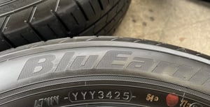 ล้อแม็ก 5รู100 Toyota Altis ใบพัด 5 ก้าน ขอบ 16 สีไฮเปอร์ พร้อมยางป้ายแดง 195-60-16 Yokohama ปี 25