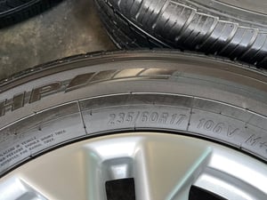 ล้อแม็ก Nissan X-Trail ขอบ 17 พร้อมยาง 235-60-17 Maxxis ปี 23