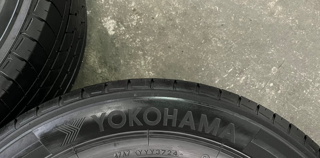 ล้อแม็กป้ายแดง Toyota Revo ขอบ 16 พร้อมยาง 235-65-16 Yokohama ปลายปี 24