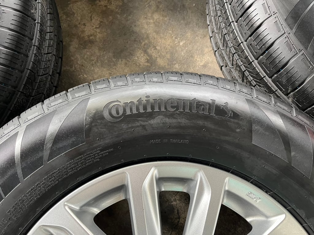 ล้อแม็ก Mitsu Triton Plus ขอบ 17 พร้อมยางป้ายแดง 265-65-17 Continental ปี 25