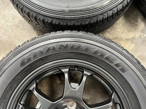 ล้อแม็กป้ายแดง Toyota Revo GR Z Edition ขอบ 17 พร้อมยางป้ายแดง 225-70-17 Dunlop ปี 25