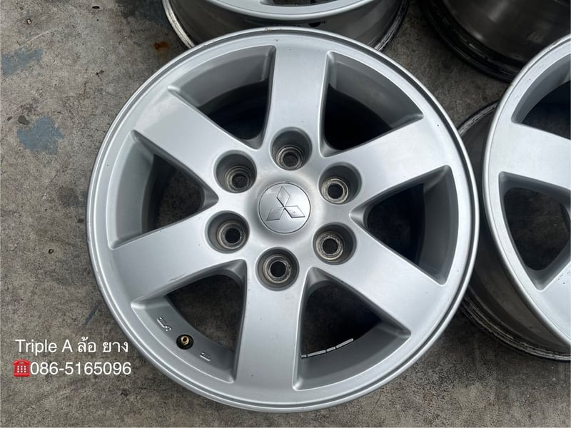 ล้อแม็ก Mitsu Triton ขอบ 16 ใส่กับ Pajero และ Triton 6รู139 ได้เลย ล้อแม็ก Mitsu Triton ขอบ 16 ใส่กับ Pajero และ Triton 6รู139 ได้เลย