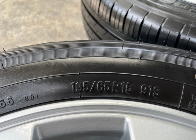 ล้อแม็กพร้อมยางป้ายแดง 5รู114 Nissan Serena รุ่นใหม่ล่าสุด ขอบ 15 ใหม่กริ๊บ