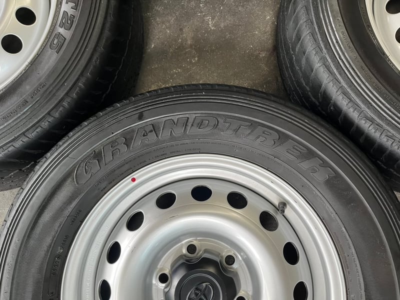 ล้อกระทะ 6รู139 Toyota ขอบ 17 แถมยาง 255-65-17 Dunlop ปี 22