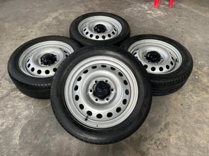 ล้อกระทะ 6รู139 Toyota ขอบ 17 สีบอร์น แถมยาง 215-55-17 ปี 21