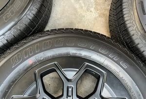 ล้อแม็กพร้อมยางป้ายแดง Toyota TRAVO รุ่นใหม่ล่าสุด ขอบ 18 สวยกริ๊บ