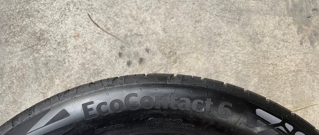 ยางป้ายแดง 205-55-17 Continental ถอดจากรถใหม่ป้ายแดง ยางป้ายแดง 205-55-17 Continental ถอดจากรถใหม่ป้ายแดง