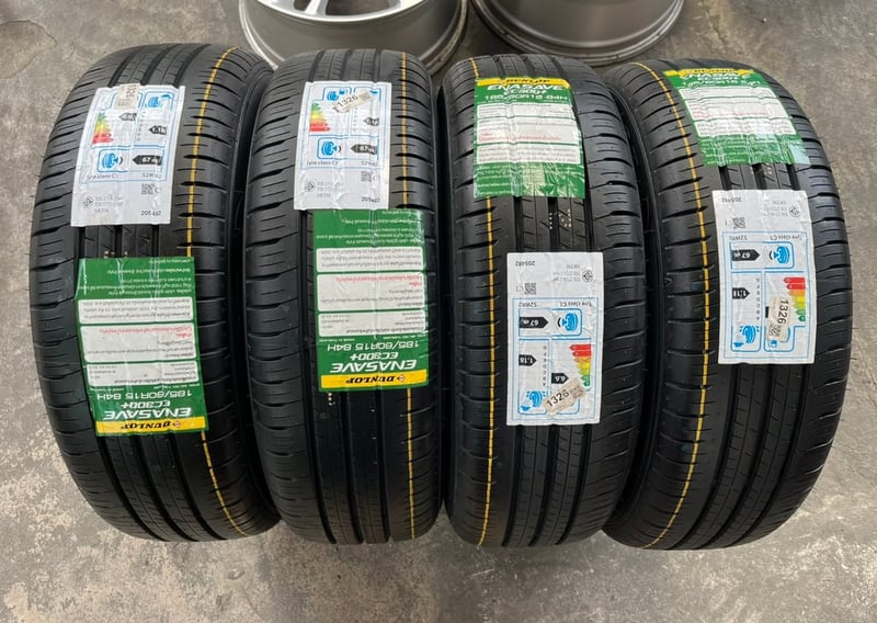 ล้อแม็ก Toyota Yaris ขอบ 15 ดำหน้าเงา พร้อมยางใหม่ 185-60-15 Dunlop ปี 26 ล้อแม็ก Toyota Yaris ขอบ 15 ดำหน้าเงา พร้อมยางใหม่ 185-60-15 Dunlop ปี 26