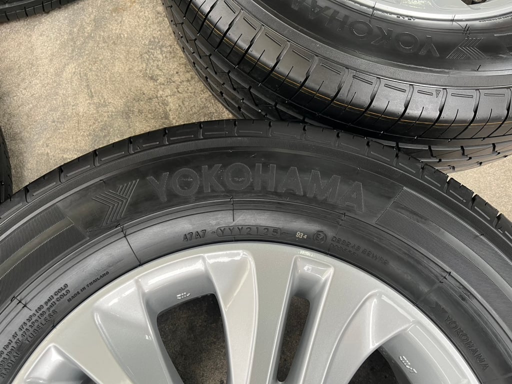 ล้อแม็กป้ายแดง 5รู114 Toyota Revo ขอบ 16 พร้อมยางป้ายแดง 235-65-16 Yokohama ปี 25 ล้อแม็กป้ายแดง 5รู114 Toyota Revo ขอบ 16 พร้อมยางป้ายแดง 235-65-16 Yokohama ปี 25
