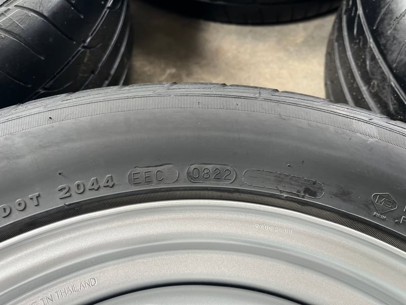 ล้อกระทะ 6รู139 Toyota ขอบ 17 แถมยาง 225-55-17 Maxxis ปี 22