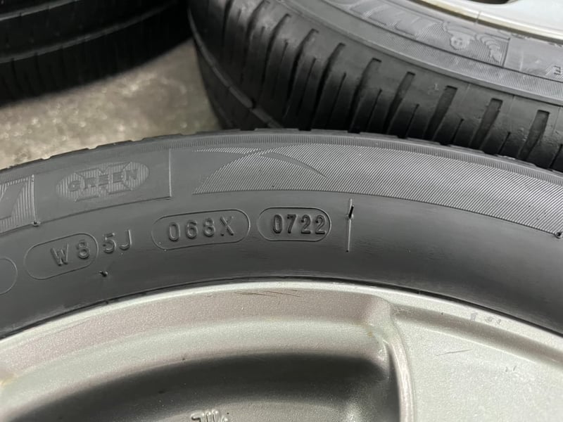 ล้อแม็ก Toyota Vios รุ่นพิเศษ ขอบ 15 สีเทา พร้อมยาง 185-60-15 Michelin ปี 22