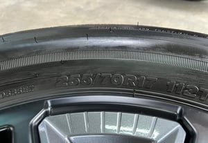 ล้อแม็กป้ายแดง Ford Ranger XLS รุ่นใหม่ล่าสุด ขอบ 17 พร้อมยางใหม่ป้ายแดง 255-70-17 Bridgestone ปี 25