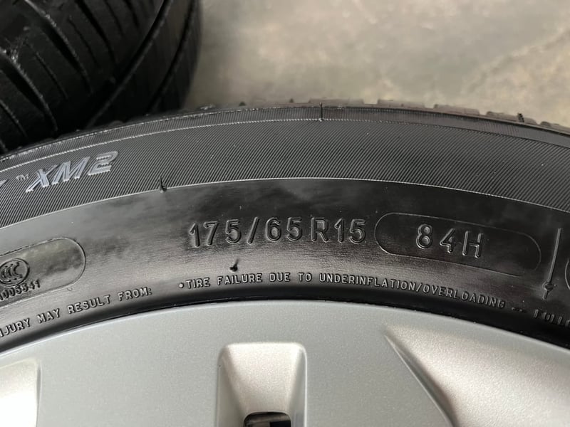 ล้อกระทะ 4รู100 Honda ขอบ 15 แถมยาง 175-65-15 Michelin ปี 20