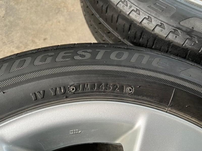 ล้อแม็ก Toyota Vios 5 ก้าน ขอบ 15 แถมยาง 175-65-15 Bridgestone ปลายปี 21