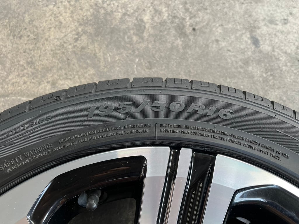 ล้ออะไหล่ 4รู100 Toyota Yaris Ativ ขอบ 16 ดำหน้าเงา พร้อมยาง 195-50-16 FORTUNE ปี 22 ล้ออะไหล่ 4รู100 Toyota Yaris Ativ ขอบ 16 ดำหน้าเงา พร้อมยาง 195-50-16 FORTUNE ปี 22