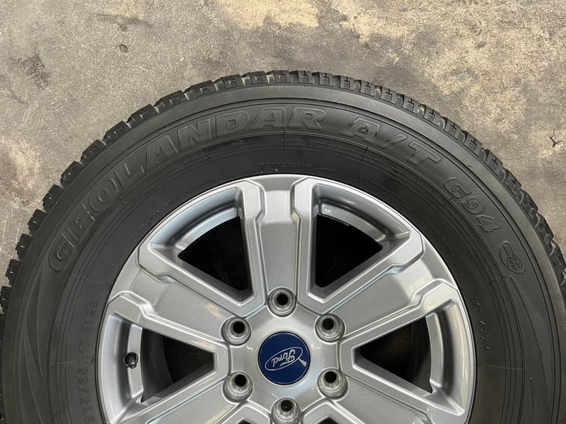 ล้อแม็ก Ford Ranger รุ่นใหม่ล่าสุด ขอบ 17 แถมยาง 265-65-17 Yokohama ปี 20