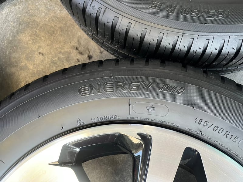 ล้อแม็ก Honda Jazz GK รองท็อป ขอบ 15 ดำหน้าเงา พร้อมยาง 185-60-15 Michelin ปี 25