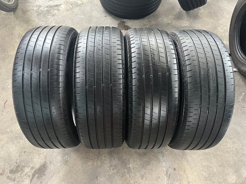 ล้อแม็ก 6รู139 Toyota ขอบ 17 พร้อมยาง 215-55-17 Bridgestone ปลายปี 22