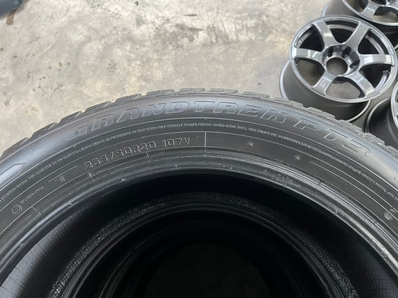 ยางมือสอง 265-50-20 Dunlop ปลายปี 19(8เส้น) ดอกยางสวย หนาปึกทุกเส้น