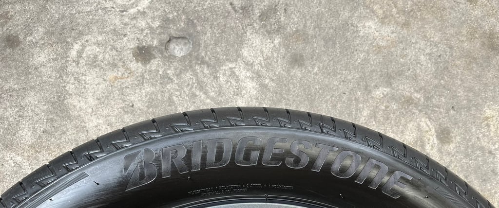 ยางใหม่ป้ายแดง 215-55-17 Bridgestone ปี 25 ใหม่กริ๊บ ถอดจากรถใหม่ป้ายแดง