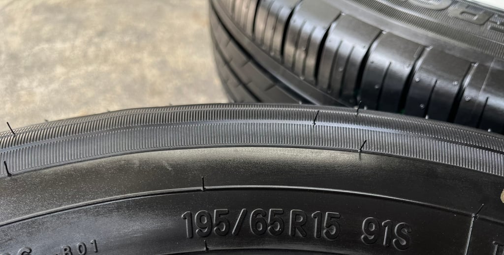 ยางป้ายแดง 195-65-15 TOYO ปลายปี 24 สวยกริ๊บ ถอดจากรถใหม่ป้ายแดง ยางป้ายแดง 195-65-15 TOYO ปลายปี 24 สวยกริ๊บ ถอดจากรถใหม่ป้ายแดง