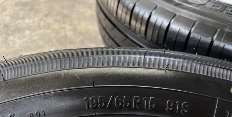 ยางป้ายแดง 195-65-15 TOYO ปลายปี 24 สวยกริ๊บ ถอดจากรถใหม่ป้ายแดง
