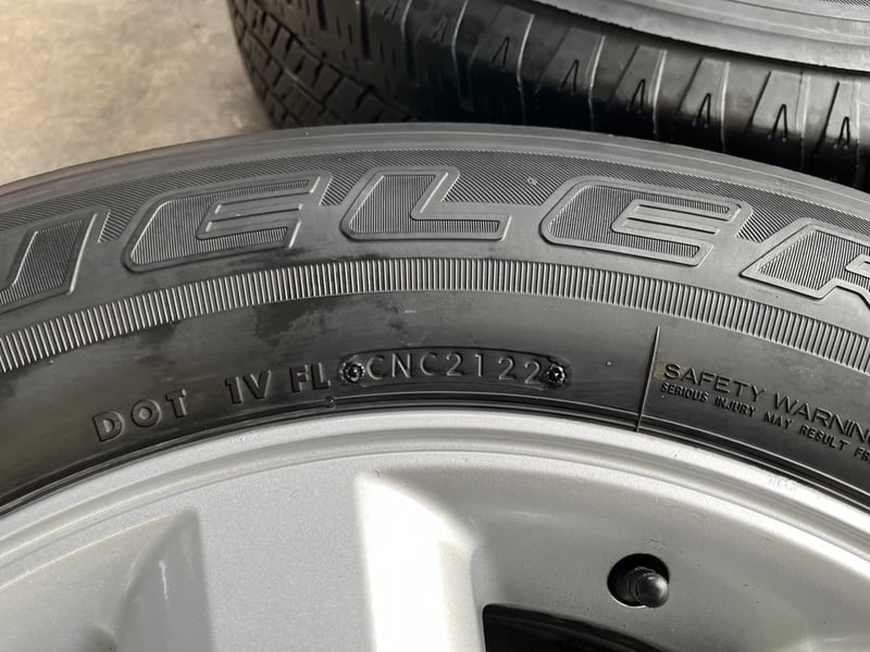 ล้อแม็ก Toyota Fortuner ก้านใหญ่ ขอบ 17 แถมยาง 255-70-17 Bridgestone ปี 22