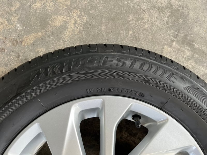 ล้อแม็กพร้อมยางใหม่ป้ายแดง Nissan Almera รุ่นใหม่ ขอบ 15 สวยกริ๊บ ล้อแม็กพร้อมยางใหม่ป้ายแดง Nissan Almera รุ่นใหม่ ขอบ 15 สวยกริ๊บ