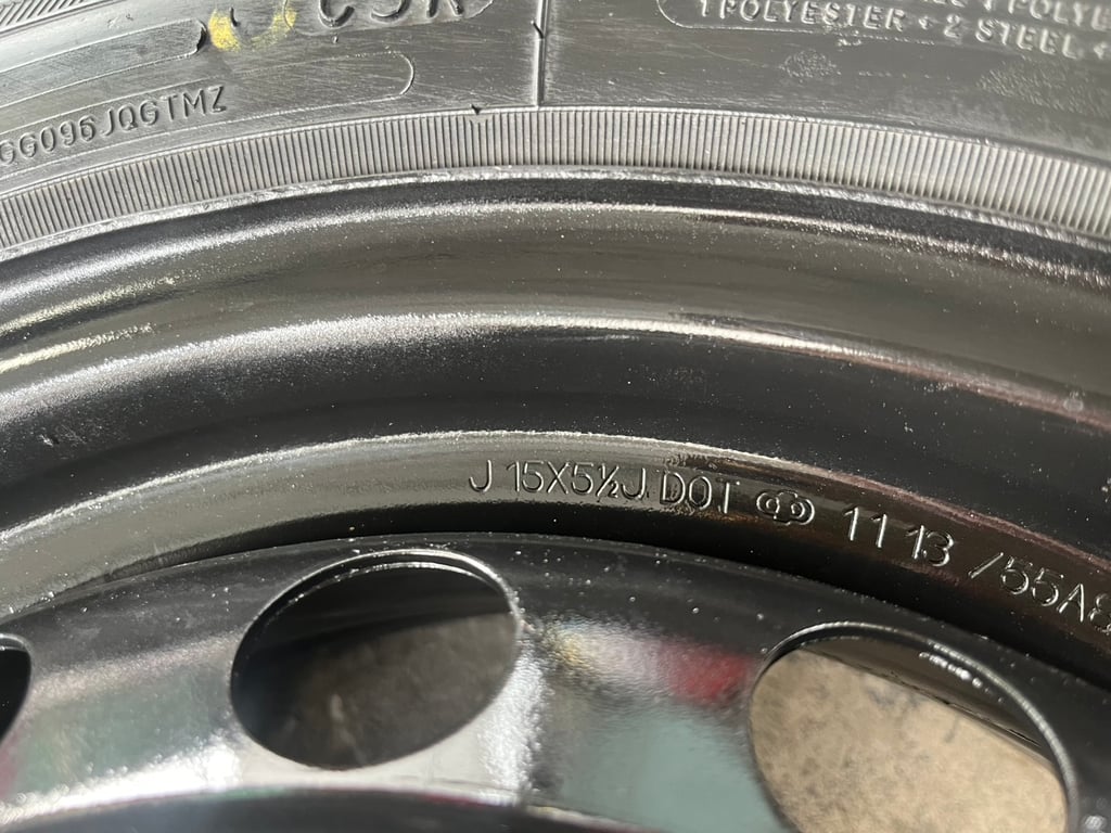ล้อกระทะ 4รู100 Toyota ขอบ 15 แถมยาง 175-65-15 Goodyear ปี 19