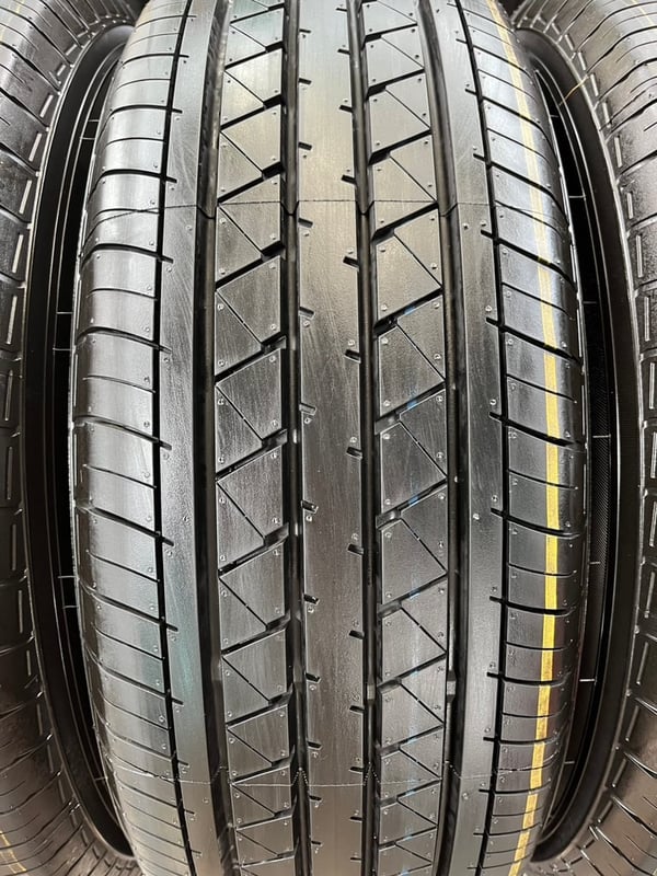 ยางใหม่ป้ายแดง 235-65-16 Yokohama ปลายปี 25 สวยกริ๊บ ยางใหม่ป้ายแดง 235-65-16 Yokohama ปลายปี 25 สวยกริ๊บ