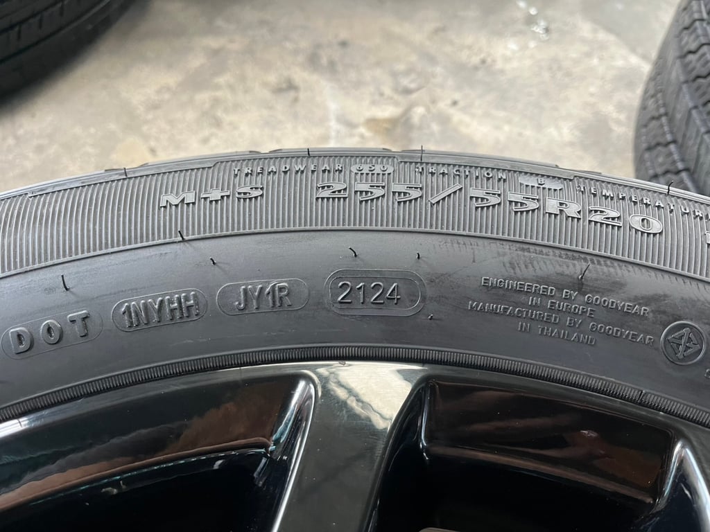 ล้อแม็ก Ford Everest Next-Gen Sport ขอบ 20 พร้อมยางน้องๆป้ายแดง 255-55-20 GoodYear ปี 24 ล้อแม็ก Ford Everest Next-Gen Sport ขอบ 20 พร้อมยางน้องๆป้ายแดง 255-55-20 GoodYear ปี 24