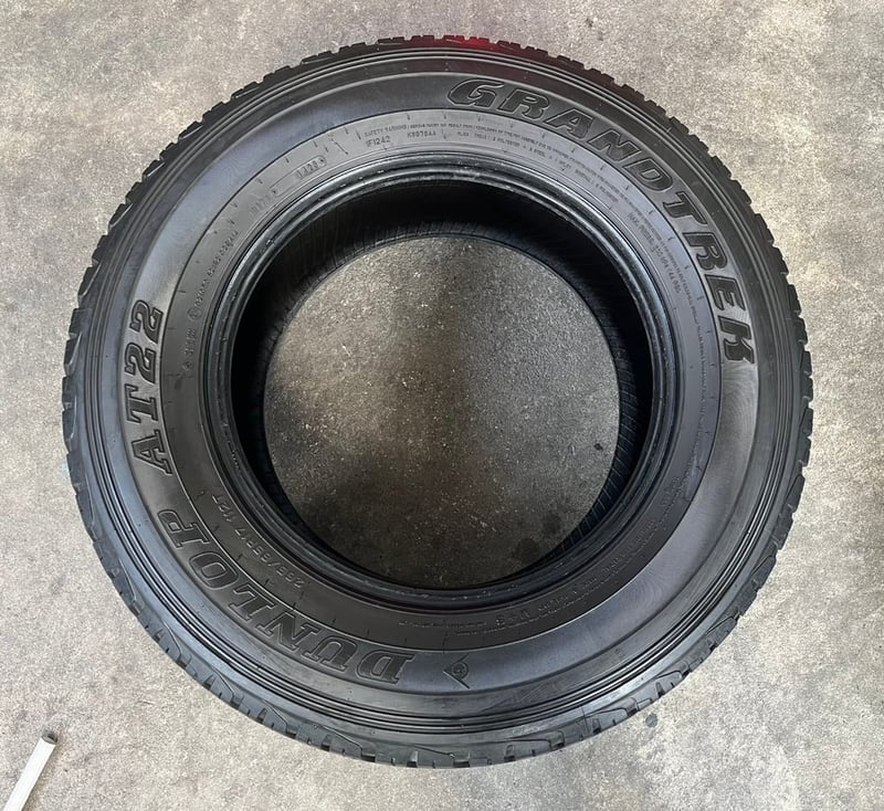 ยาง 1 เส้น 265-65-17 Dunlop ปี 23 สภาพสวย