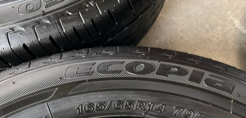 ยาง 165-65-14 Bridgestone ปี 24 สภาพสวย