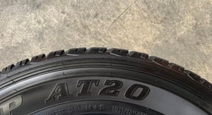 ยางใหม่ป้ายแดง 225-70-17 Dunlop ปี 25 ใหม่กริ๊บ ถอดจากรถใหม่ป้ายแดง