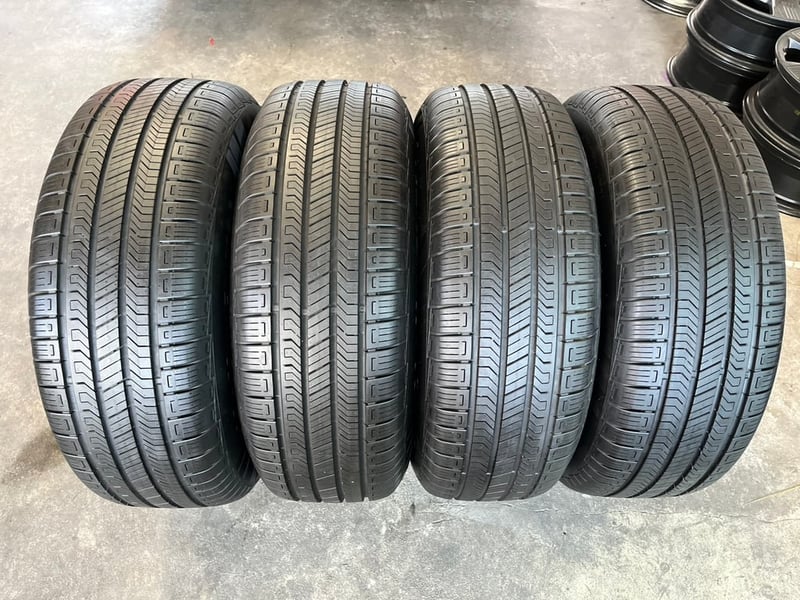 ล้อแม็กพร้อมยางป้ายแดง Toyota Revo Rocco ขอบ 17 สีดำ สวยกริ๊บ