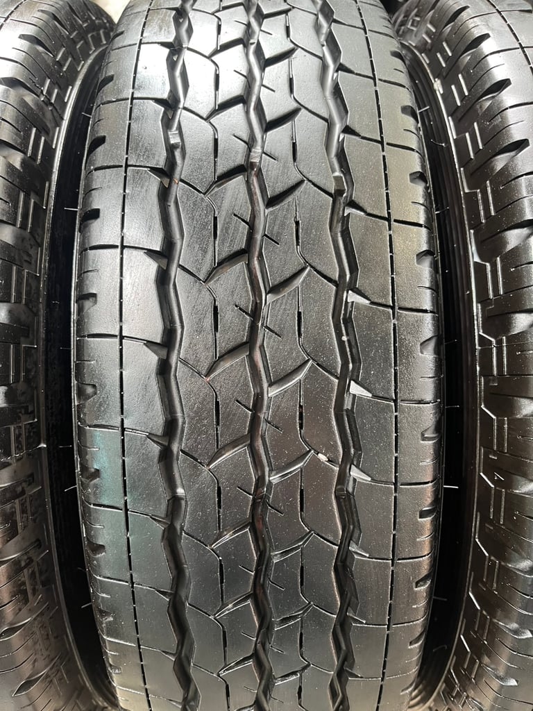 ยาง 195R14 Bridgestone ปี 24 เหมาะสำหรับ รถกระบะบรรทุกตัวเตี้ย