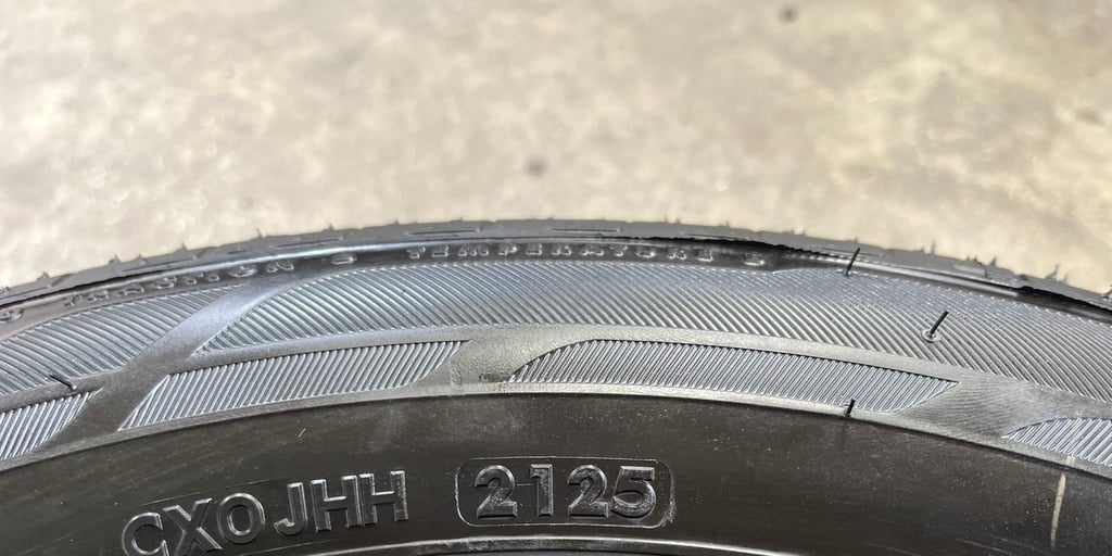 ยางป้ายแดง 165-65-14 Bridgestone ปี 25 สวยกริ๊บ