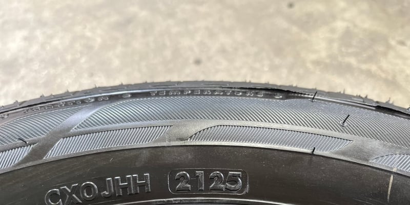 ยางป้ายแดง 165-65-14 Bridgestone ปี 25 สวยกริ๊บ