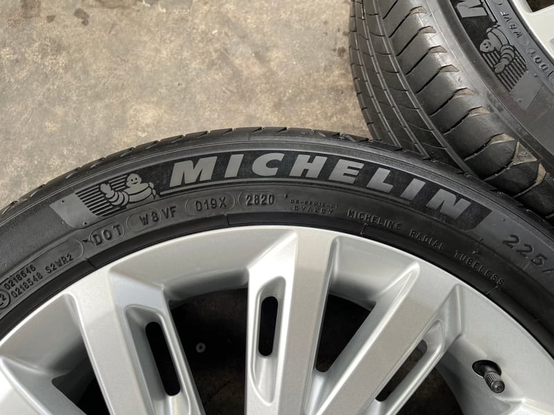 ล้อแม็ก ISUZU D-Max รุ่นใหม่ล่าสุด ขอบ 18 แถมยาง 225-50-18 Michelin ปี 20