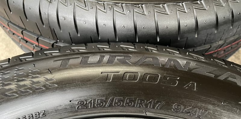 ยางใหม่ป้ายแดง 215-55-17 Bridgestone ปี 25 ใหม่กริ๊บ ถอดจากรถใหม่ป้ายแดง