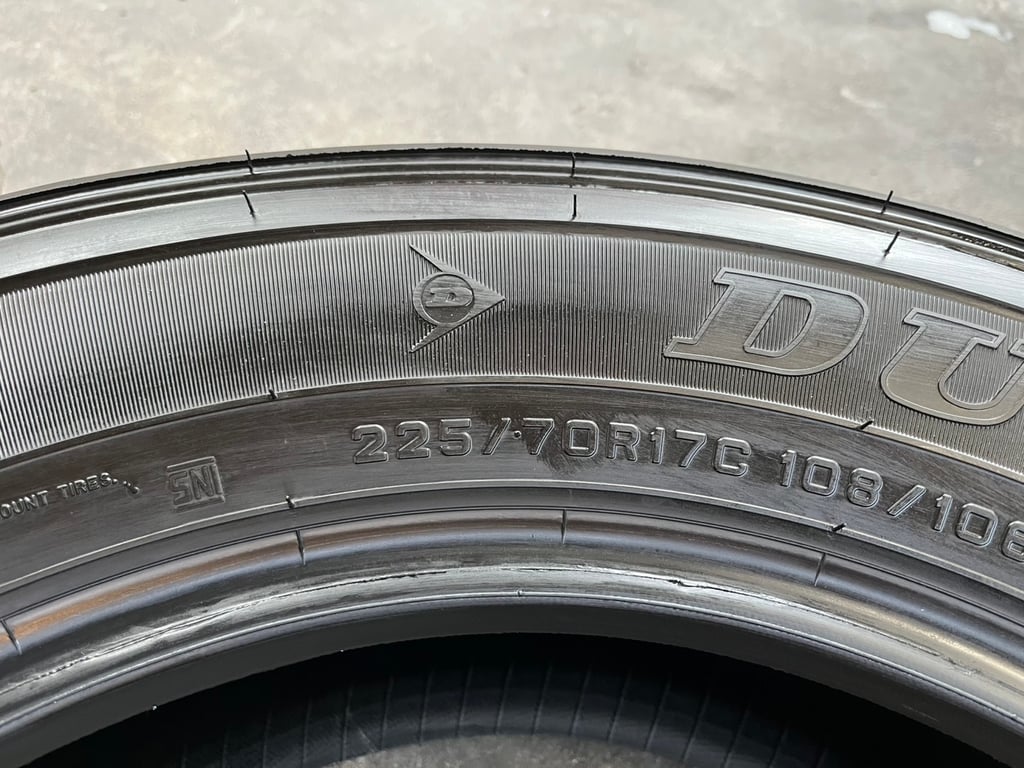 ยางป้ายแดง 225-70-17 Dunlop ปลายปี 25 สวยกริ๊บ ถอดจากรถป้ายแดง