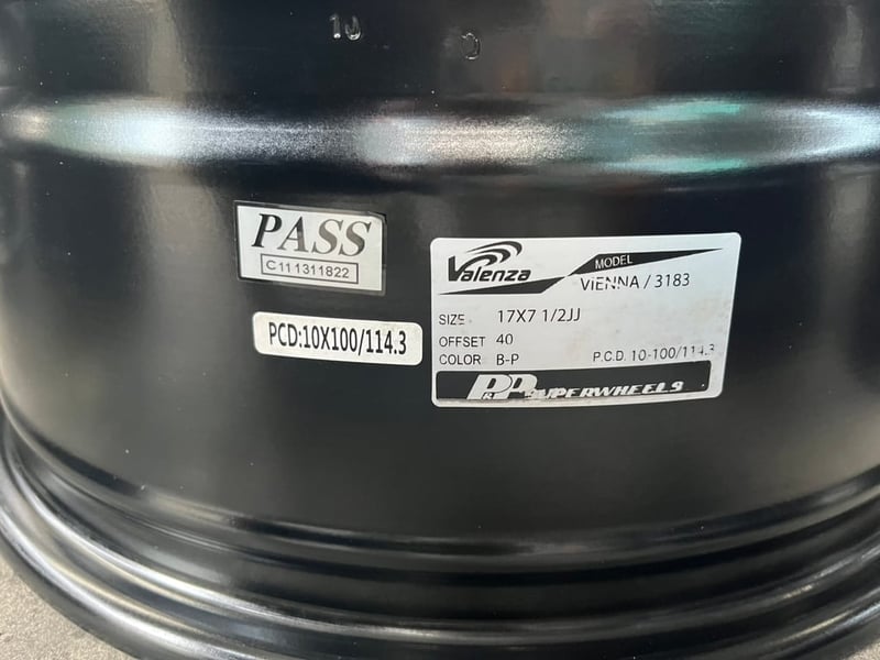 แม็กแต่ง 5รู100 5รู114 Valenza Vienna ขอบ 17 สีดำหน้าเงา สวยกริ๊บ