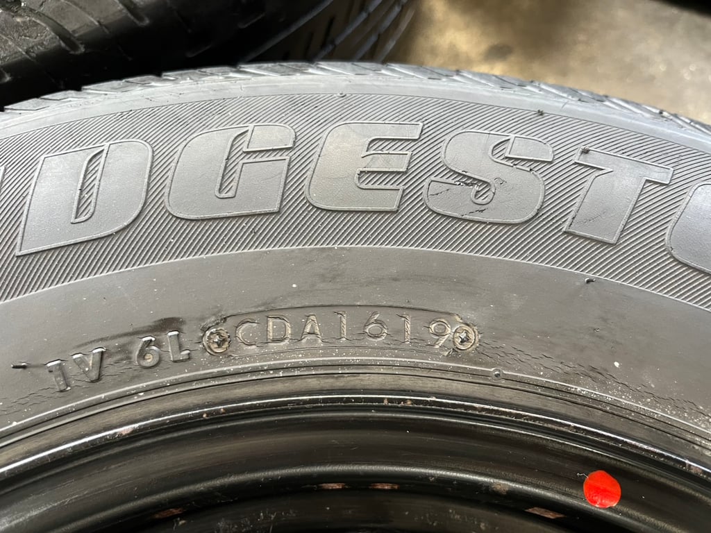 ล้อกระทะ 5รู114 Toyota ขอบ 15 สีดำ แถมยาง 205-70-15 Bridgestone ปี 19 ล้อกระทะ 5รู114 Toyota ขอบ 15 สีดำ แถมยาง 205-70-15 Bridgestone ปี 19